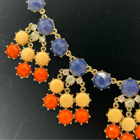 Elegant Multicolor Beaded Statement Necklace - Picture 2 of 4